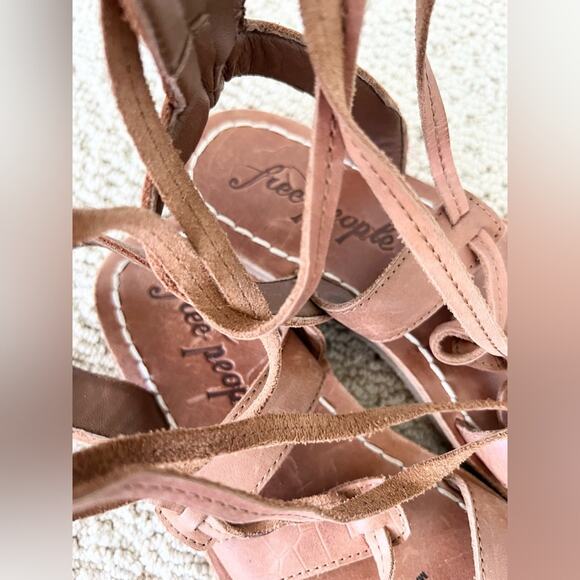 Free People NWOB Merida Gladiator Sandal brown leather flat Bohemian Summer 39 - Picture 5 of 7